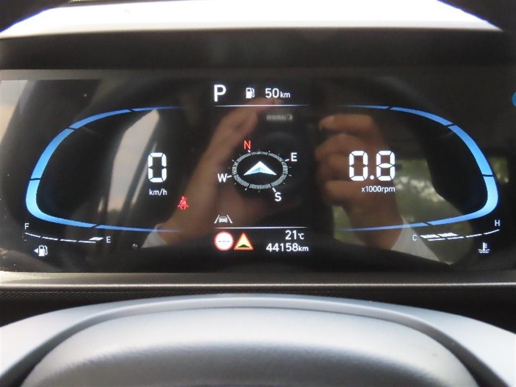HYUNDAI Casper - Vista 9