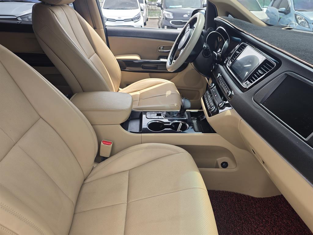 KIA Carnival 2019 Negro - Importación desde Corea - HF Imports Iquique - Foto 18