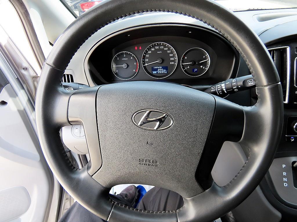 HYUNDAI Starex - Vista 8