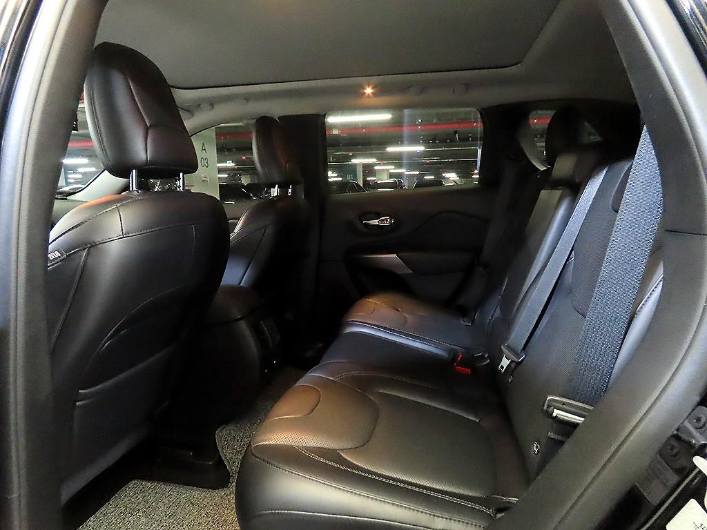 Jeep Cherokee - Vista 7