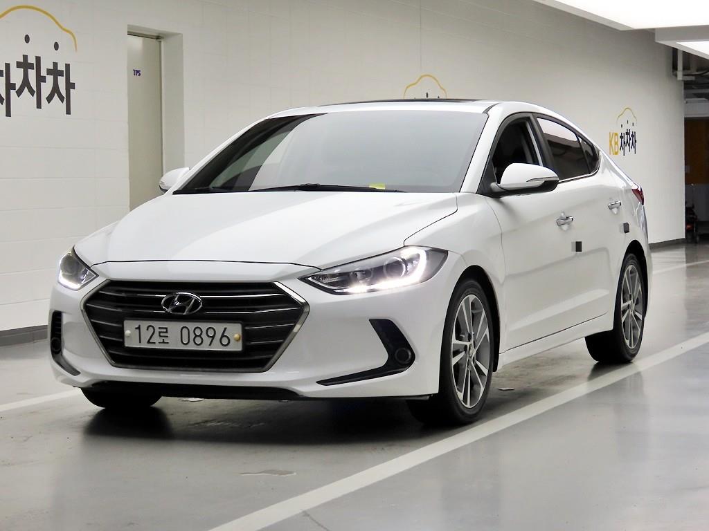 HYUNDAI Avante - Vista 2