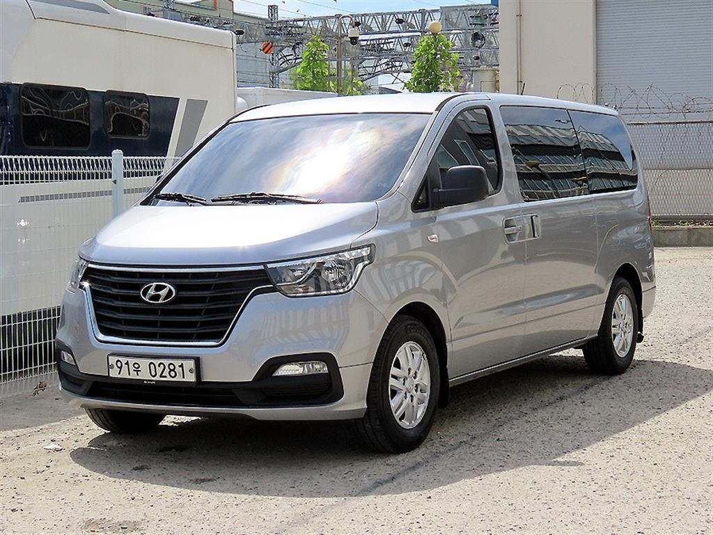 HYUNDAI Starex - Vista 2