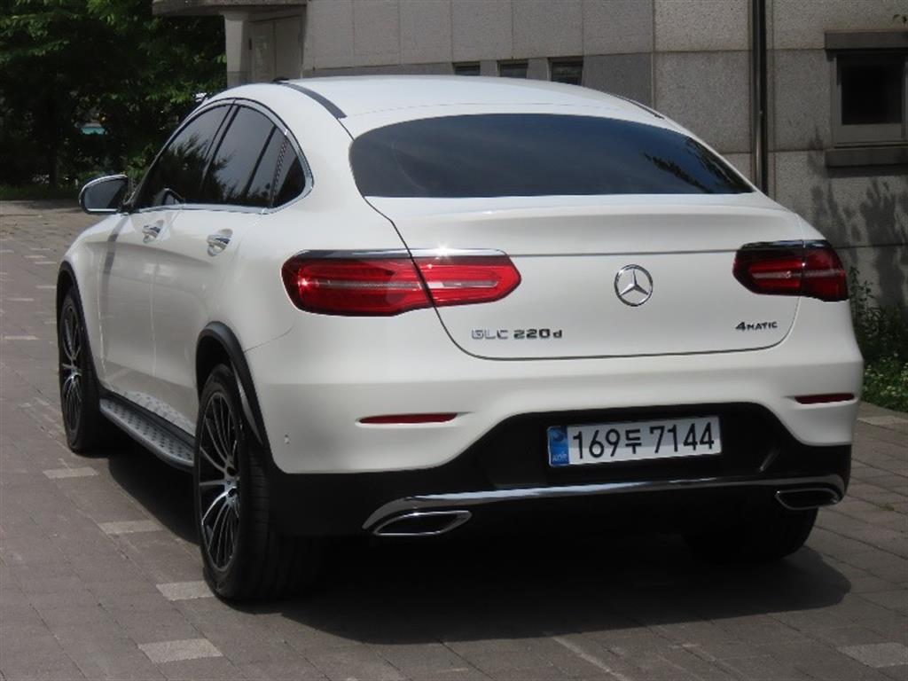 Mercedes Benz GLC Class - Vista 7
