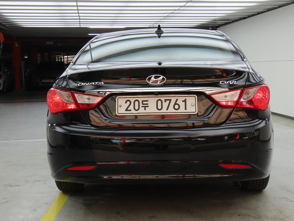 HYUNDAI Sonata - Vista 3