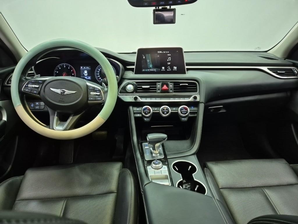Genesis G70 - Vista 6