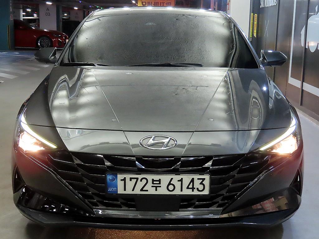 HYUNDAI Avante - Vista 2