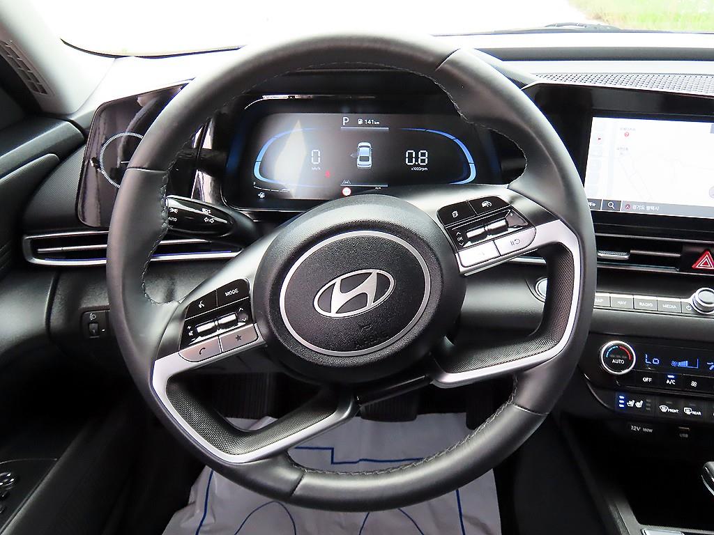 HYUNDAI Avante - Vista 7