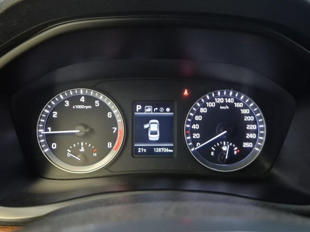 HYUNDAI Sonata - Vista 6