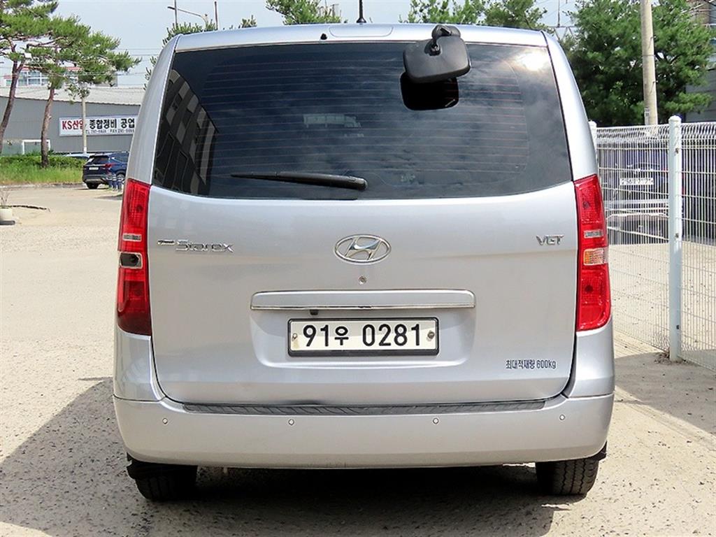 HYUNDAI Starex - Vista 4