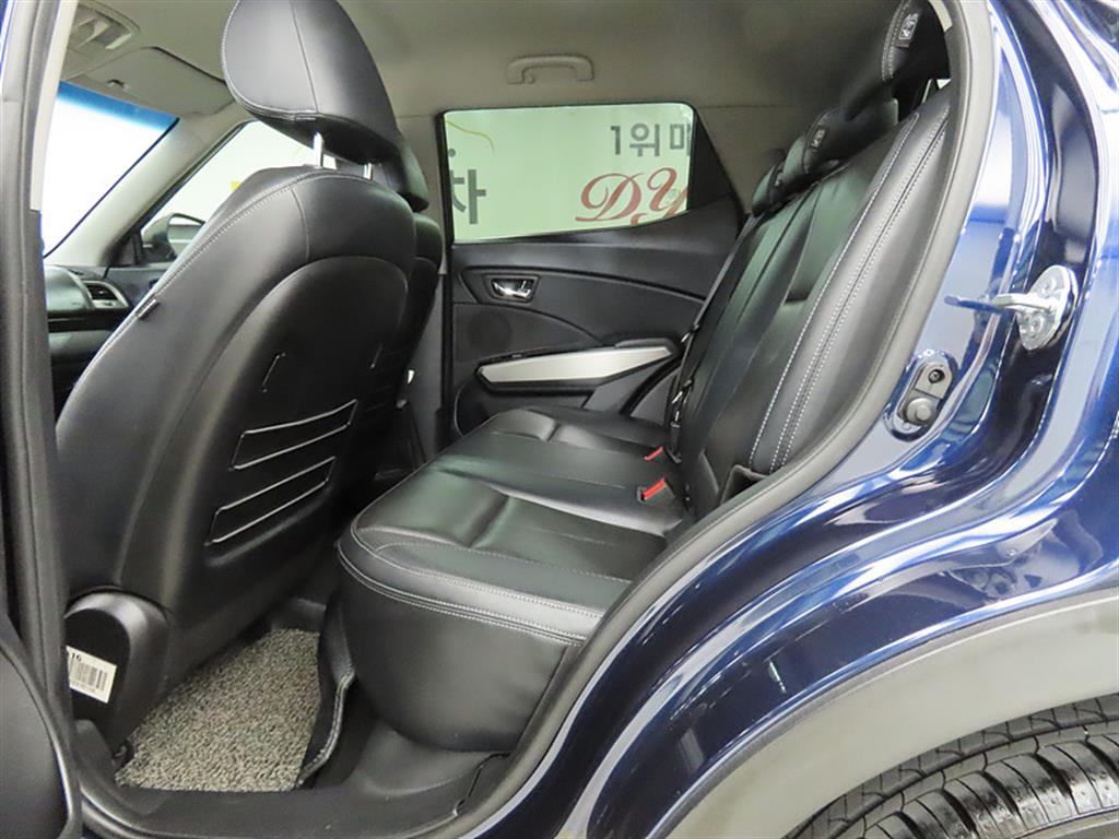Ssangyong Tivoli - Vista 6