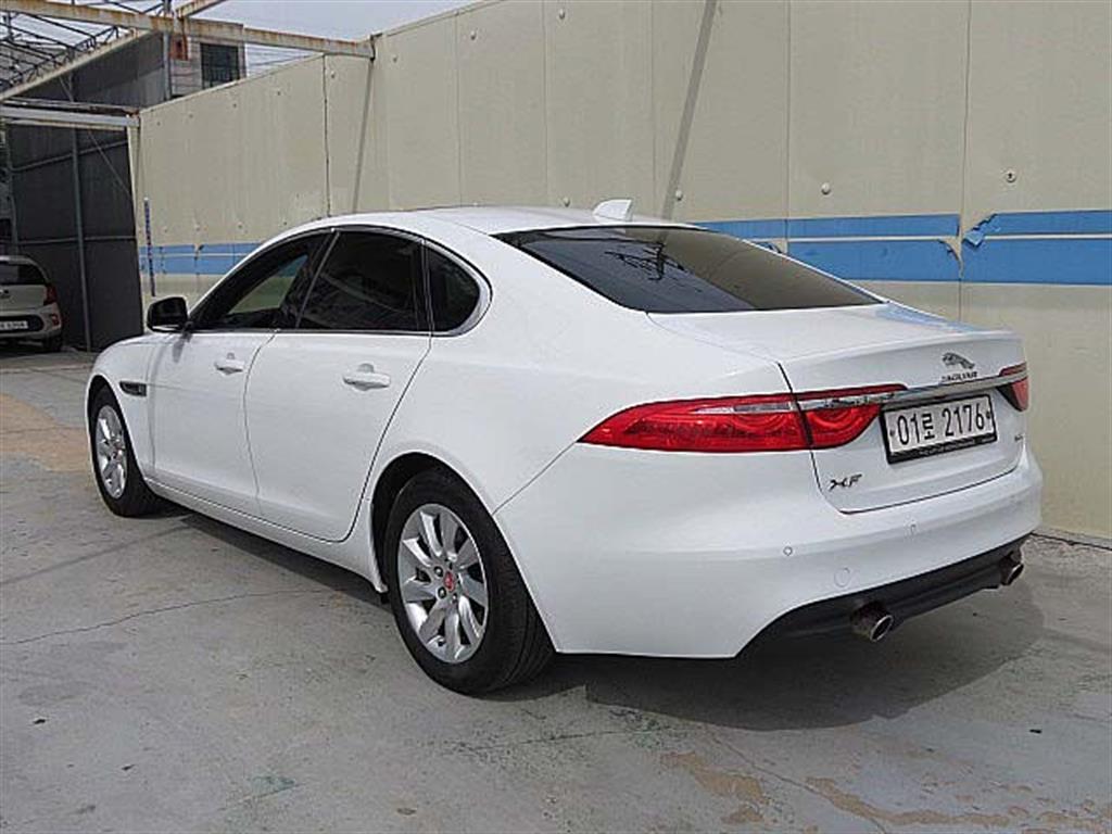 Jaguar XF - Vista 7