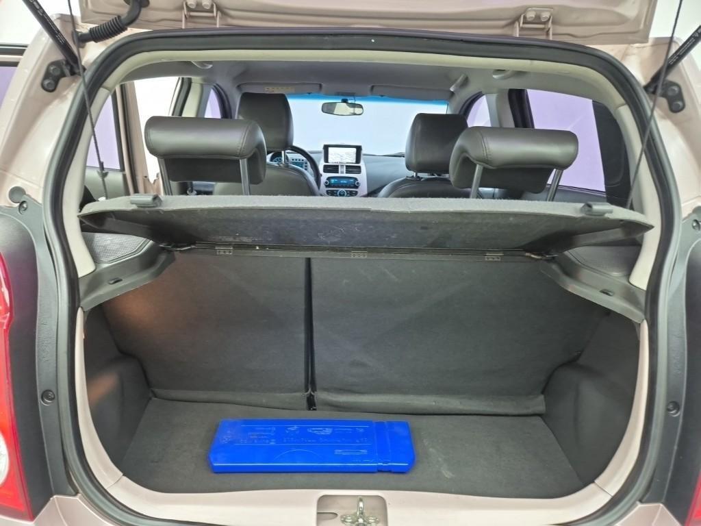 Chevrolet Spark - Vista 5