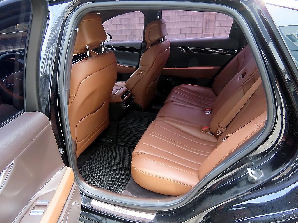 Genesis G80 - Vista 6
