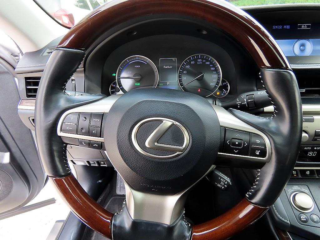 Lexus ES - Vista 8