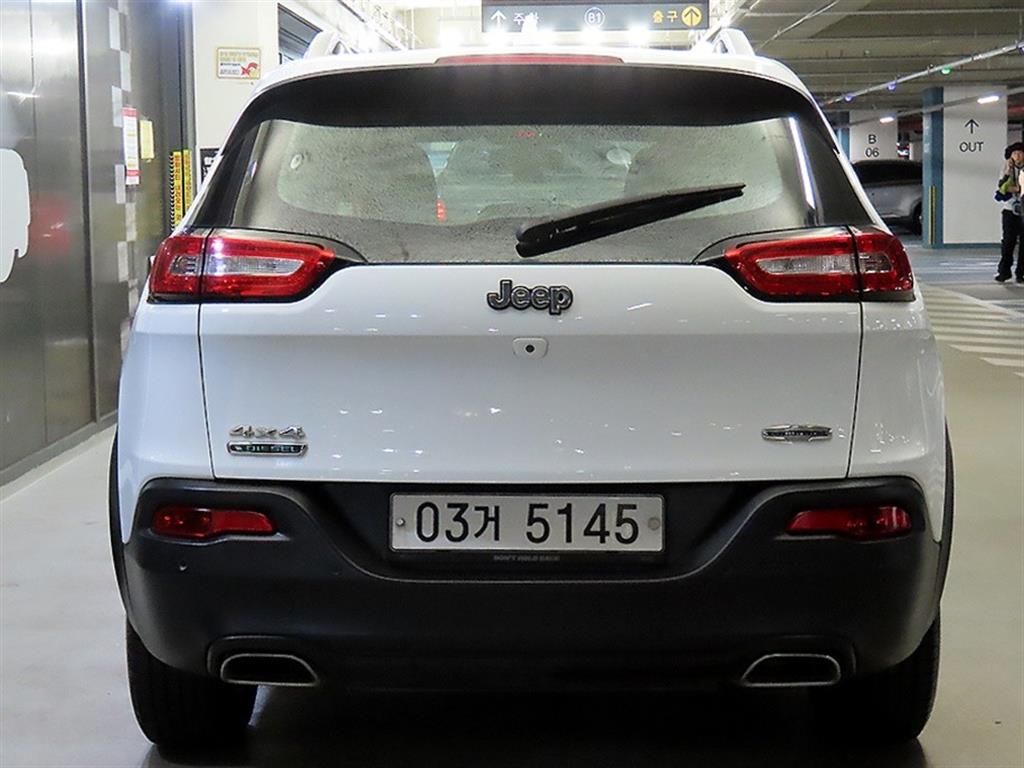 Jeep Cherokee - Vista 5