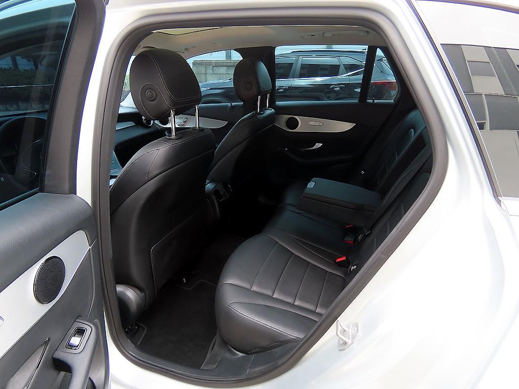 Mercedes Benz GLC Class - Vista 6