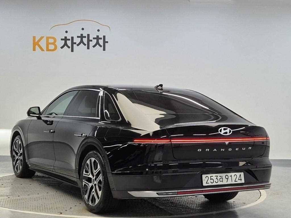 HYUNDAI Grandeur - Vista 2