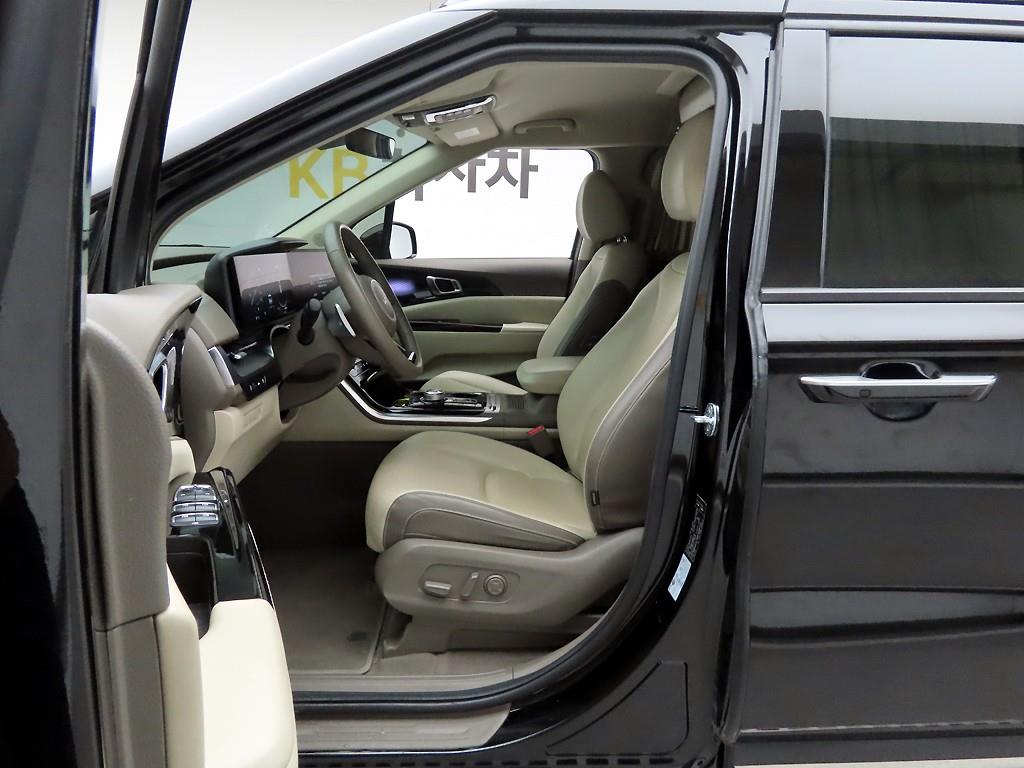 KIA Carnival - Vista 11