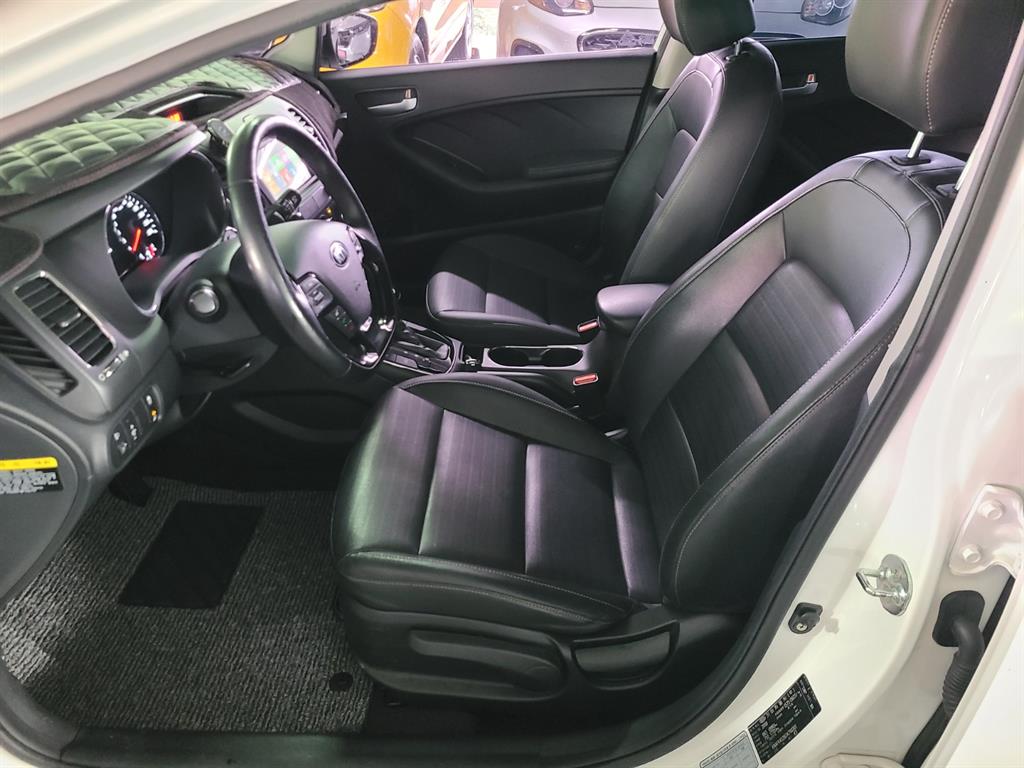 KIA K3 2018 Blanco - Importación desde Corea - HF Imports Iquique - Foto 13