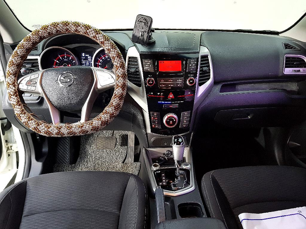 Ssangyong Tivoli - Vista 5
