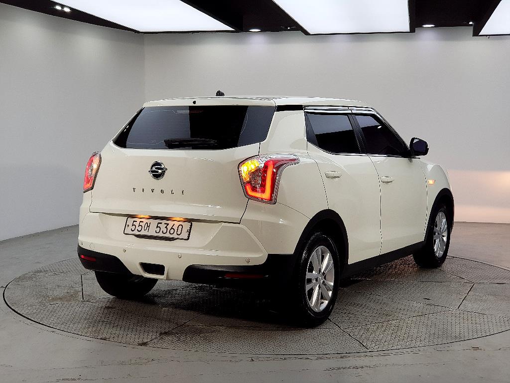 Ssangyong Tivoli - Vista 4
