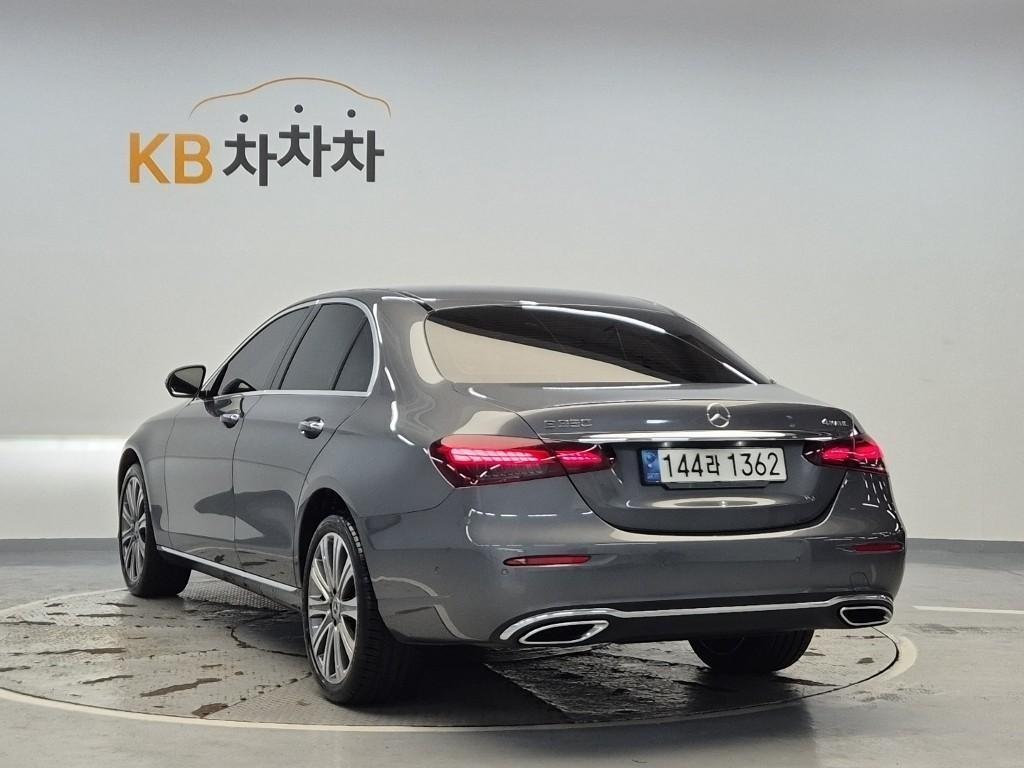Mercedes Benz E class - Vista 2