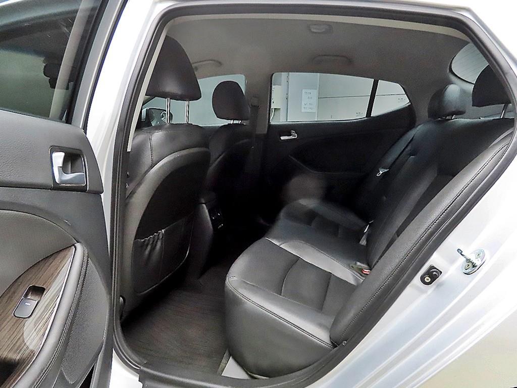 KIA K5 - Vista 6