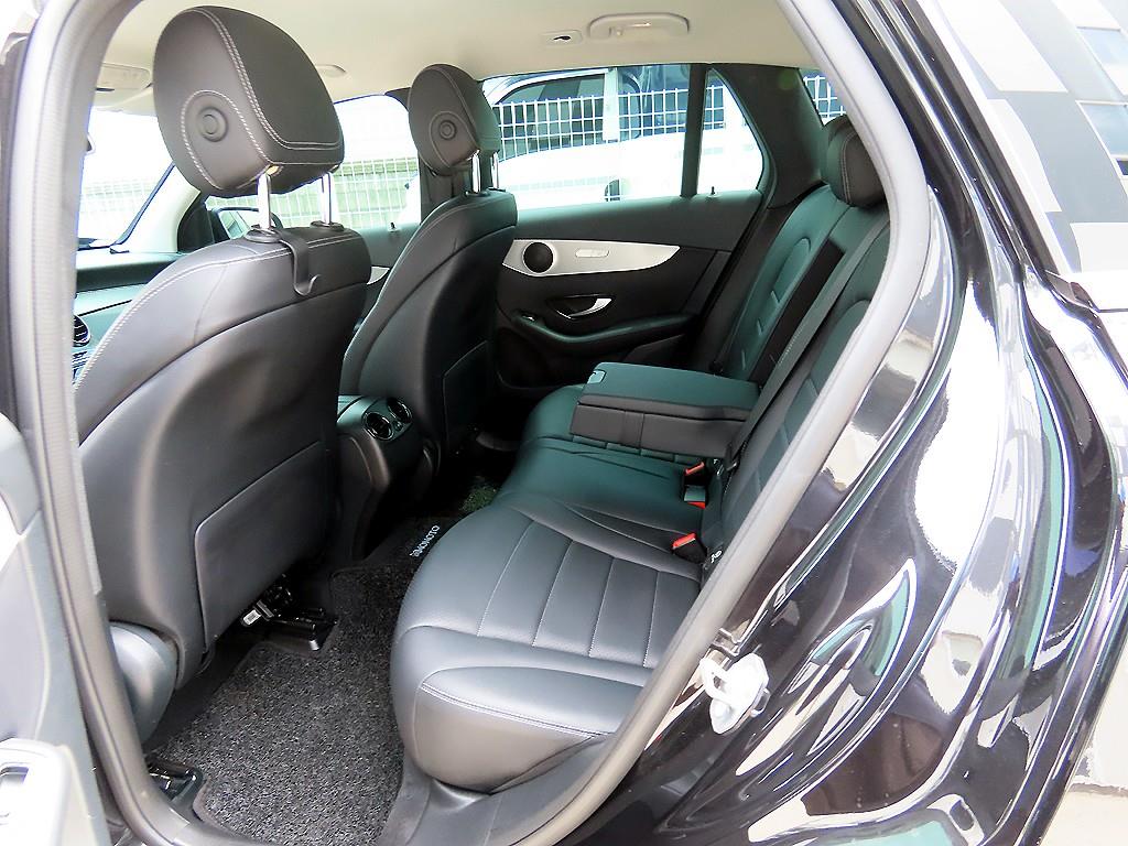Mercedes Benz GLC Class - Vista 6
