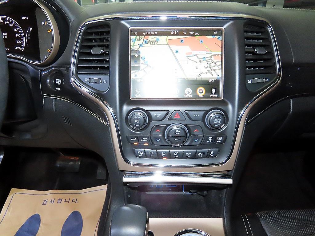 Jeep Cherokee - Vista 11