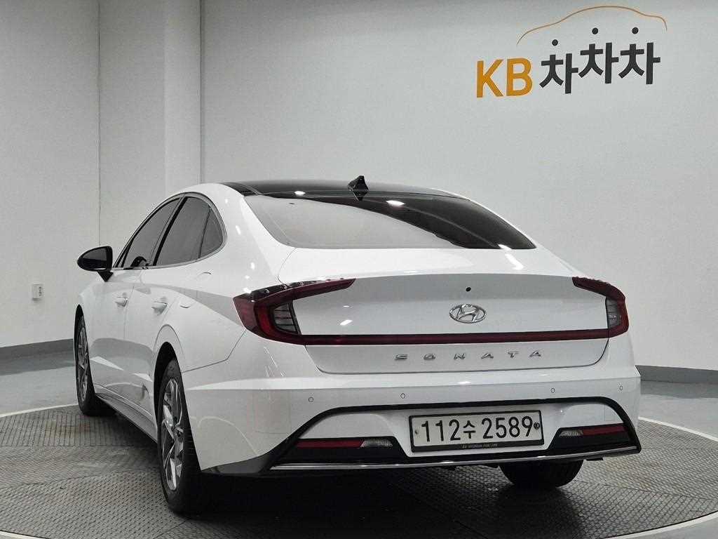 HYUNDAI Sonata - Vista 2