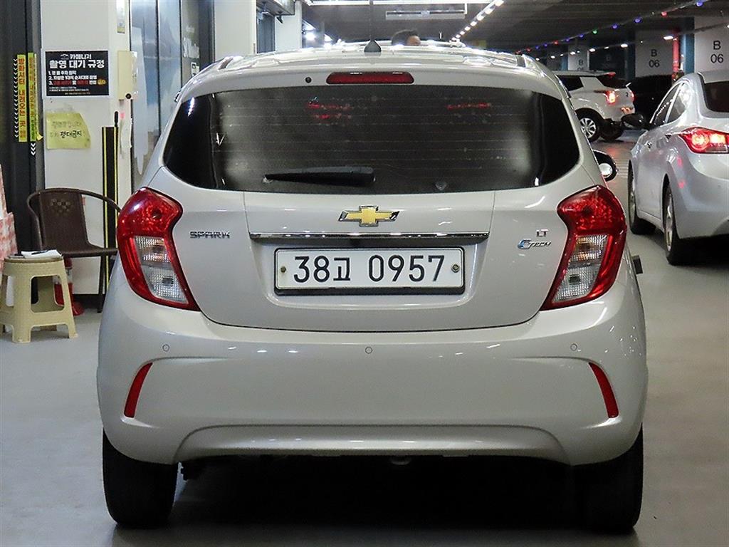 Chevrolet Spark - Vista 5