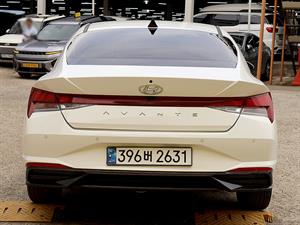 HYUNDAI Avante - Vista 6