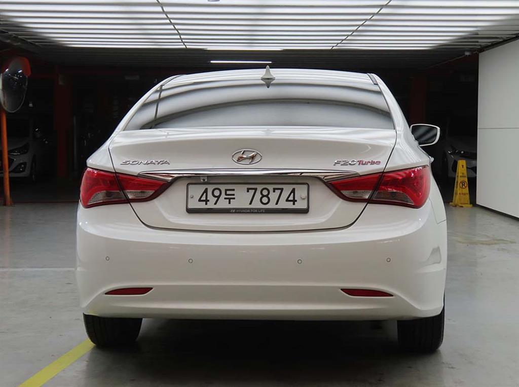 HYUNDAI Sonata - Vista 3