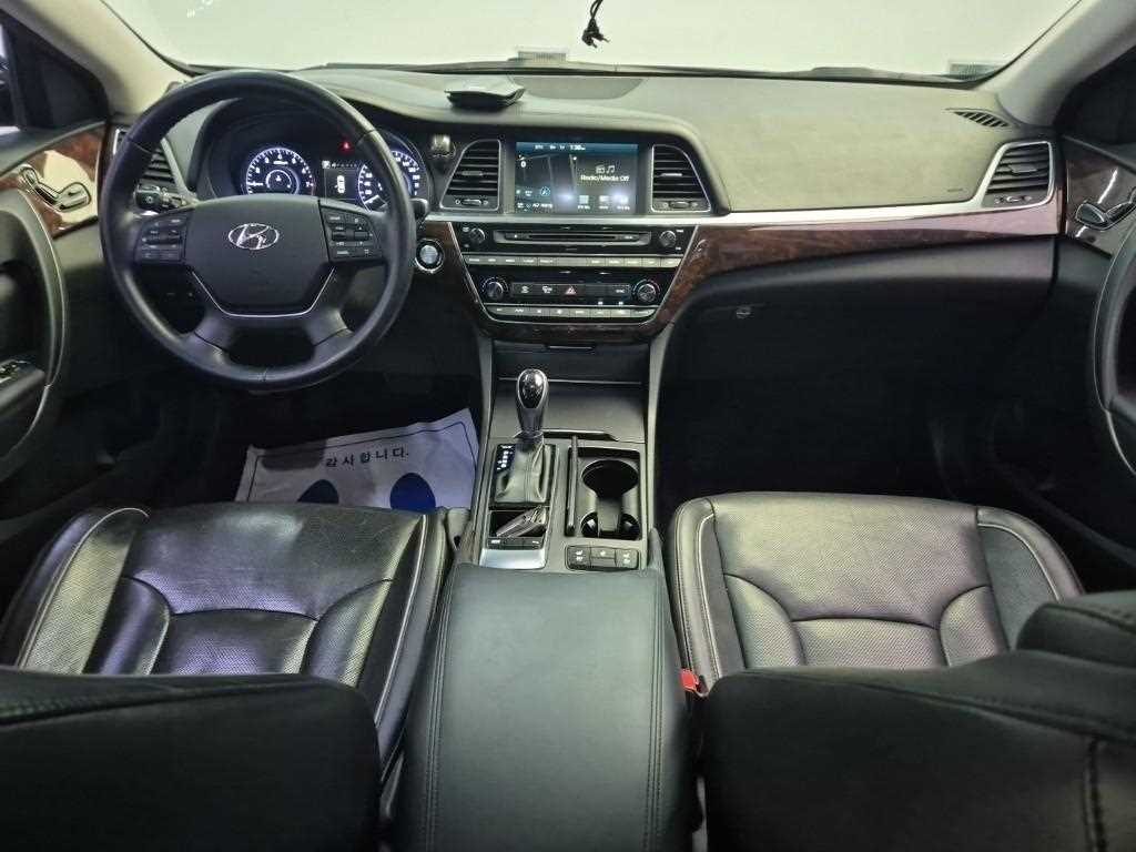 HYUNDAI Aslan - Vista 7