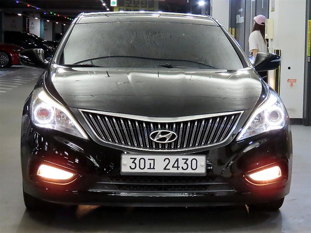 HYUNDAI Grandeur - Vista 2