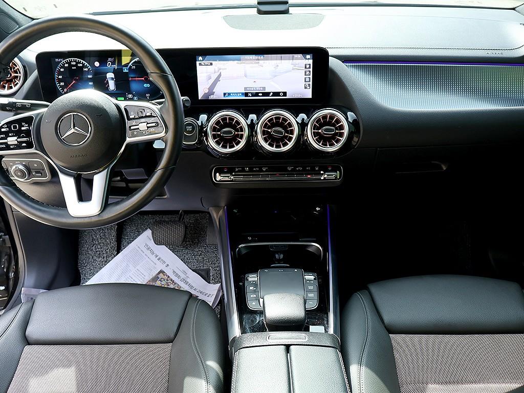Mercedes Benz EQA - Vista 9
