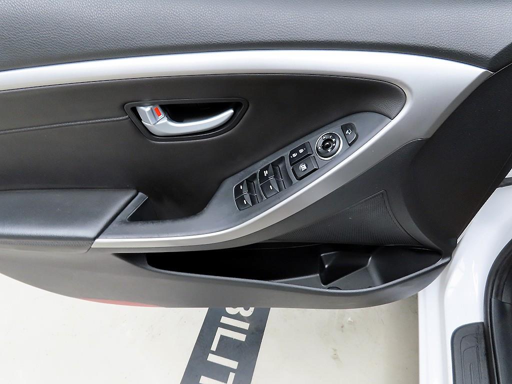 HYUNDAI i30 - Vista 11
