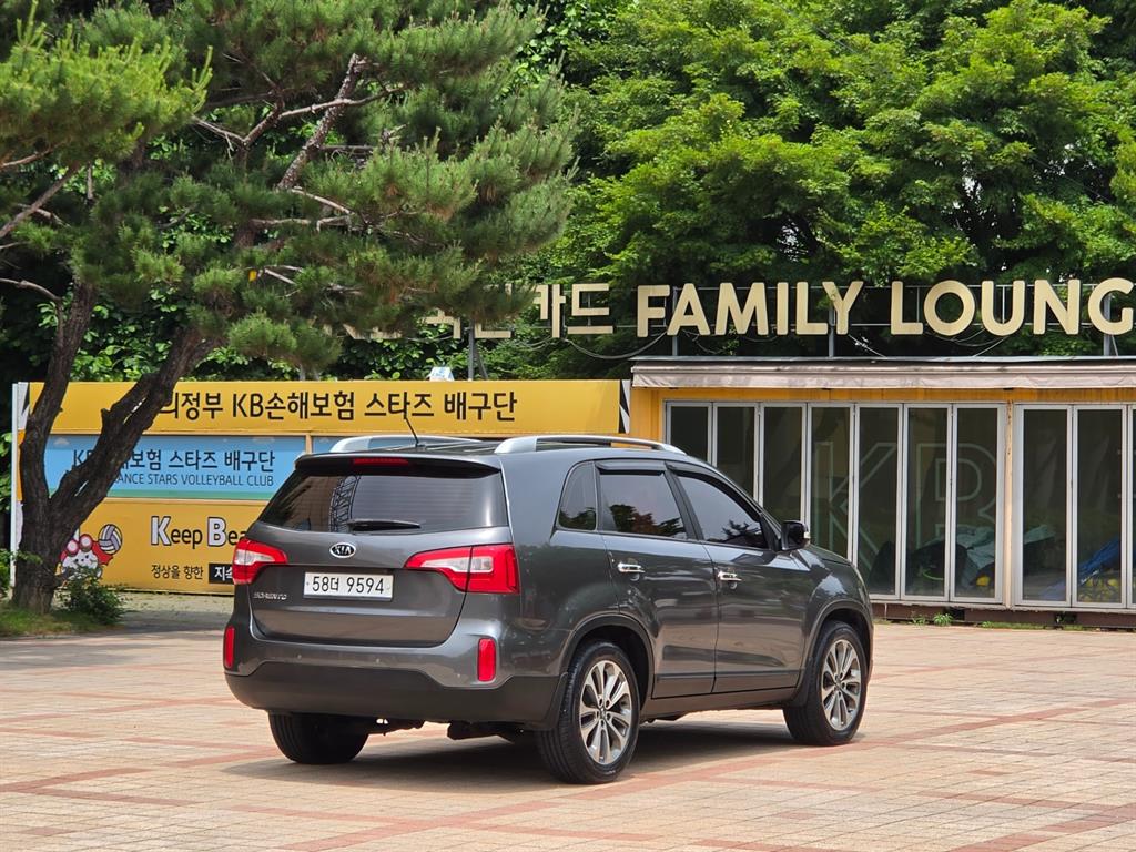KIA Sorento - Vista 3