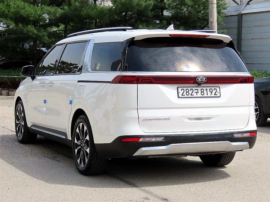 KIA Carnival - Vista 3
