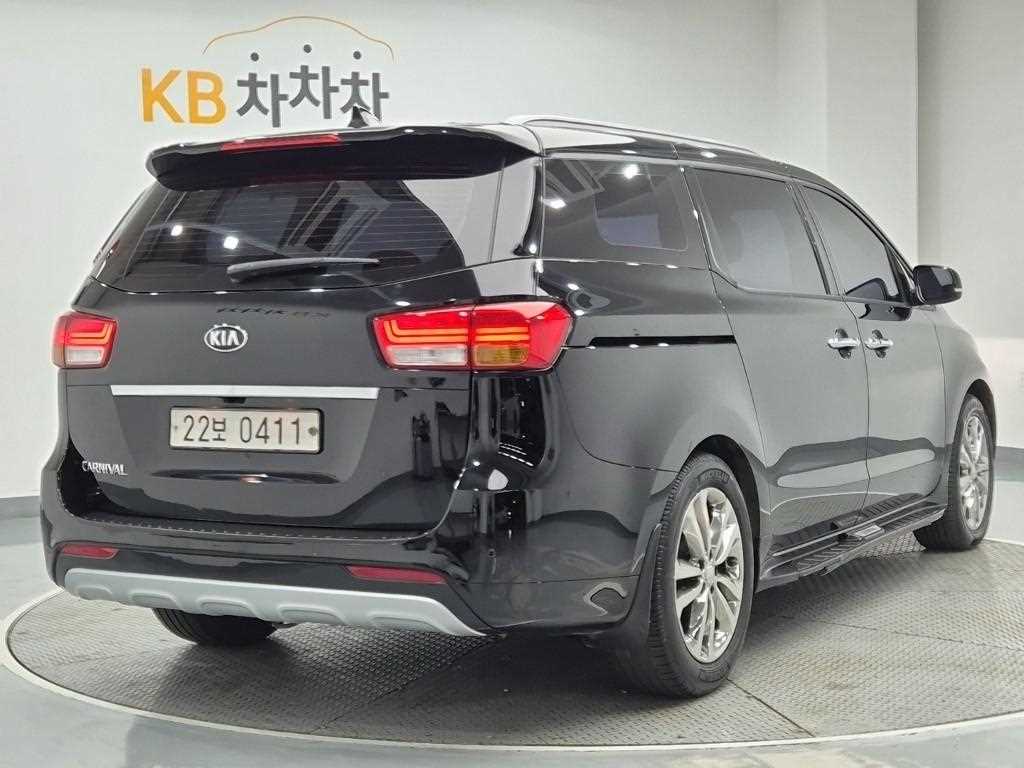 KIA Carnival - Vista 3