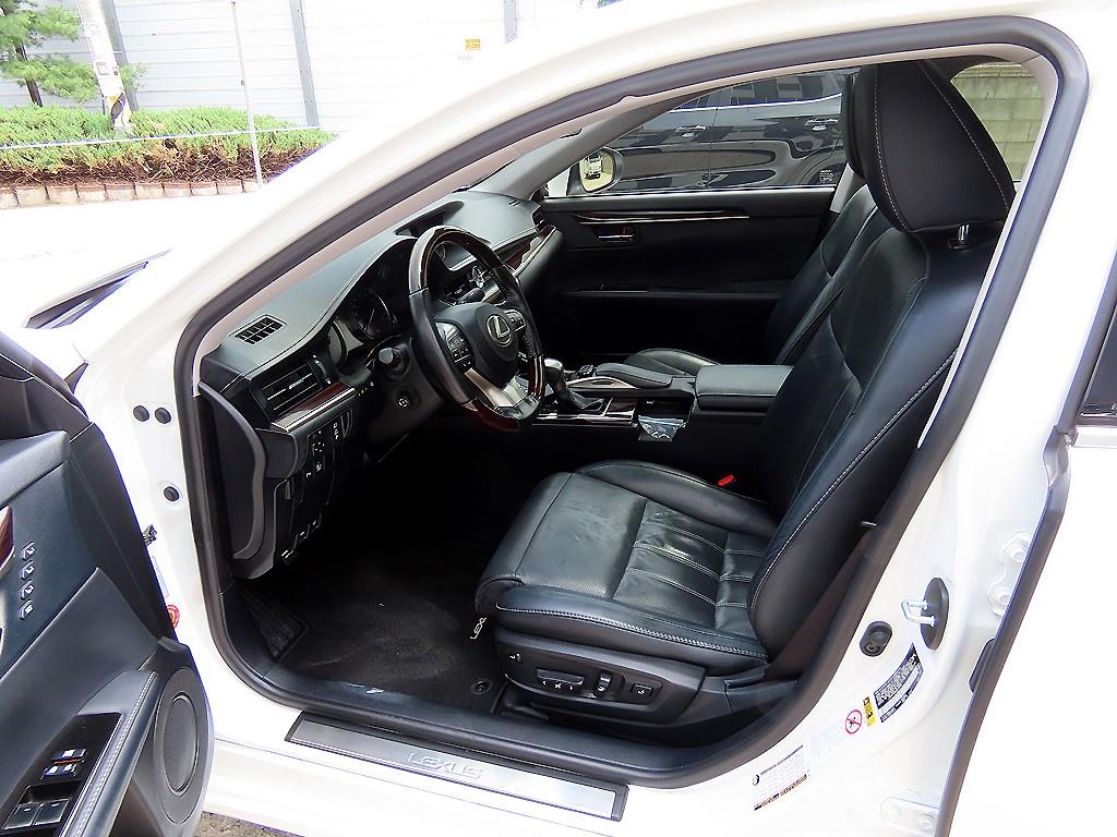Lexus ES - Vista 5