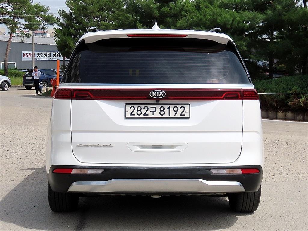 KIA Carnival - Vista 4