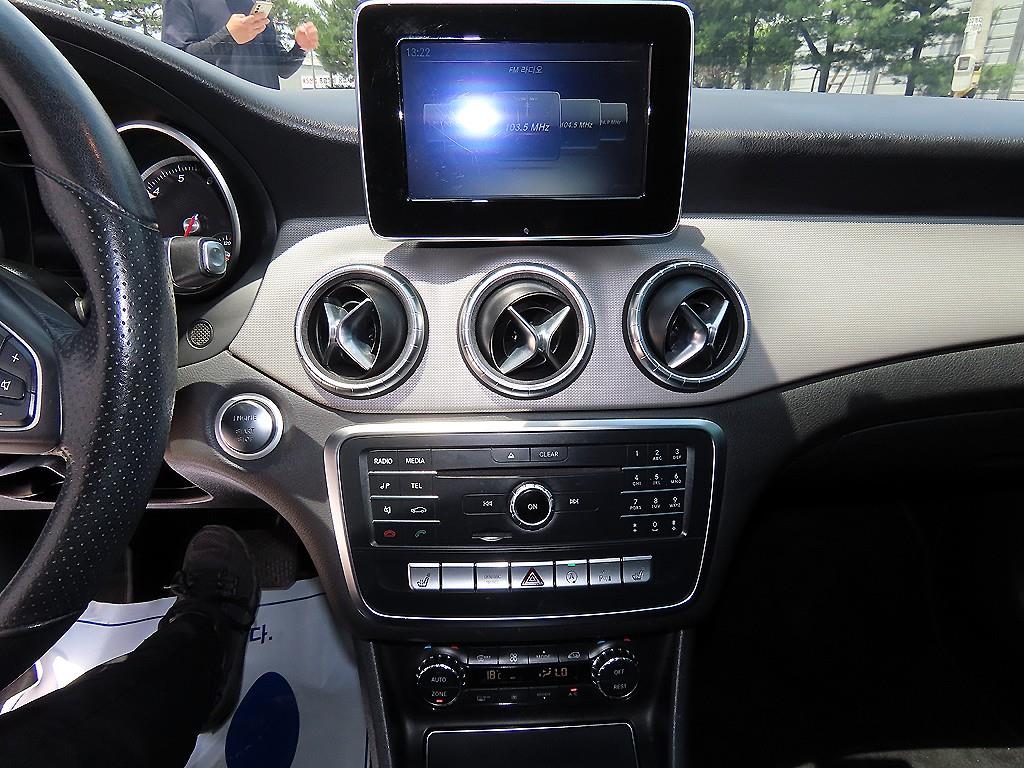 Mercedes Benz CLA Class 2017 Blanco - Importación desde Corea - HF Imports Iquique - Foto 13