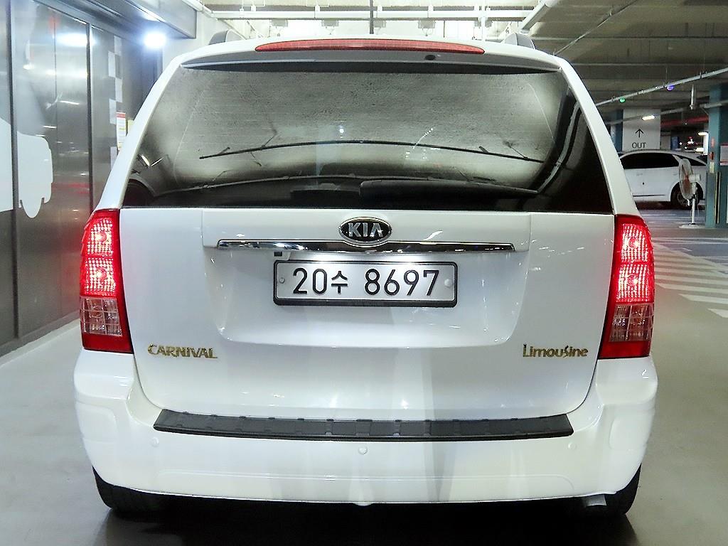 KIA Carnival - Vista 5