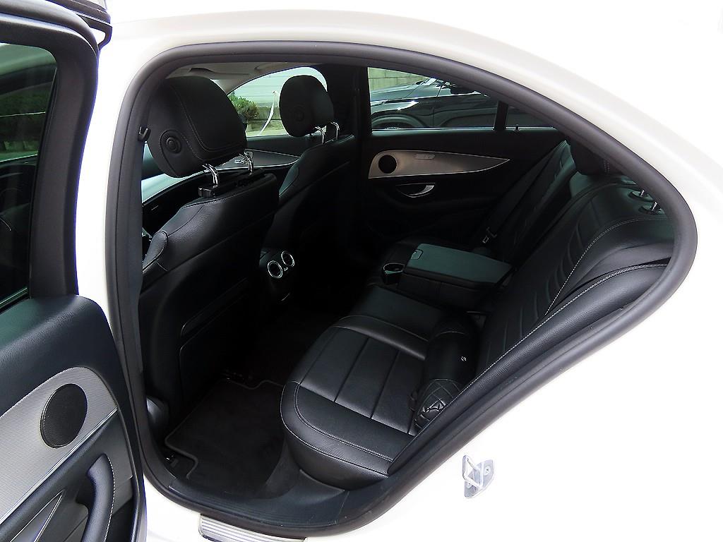 Mercedes Benz E class - Vista 6
