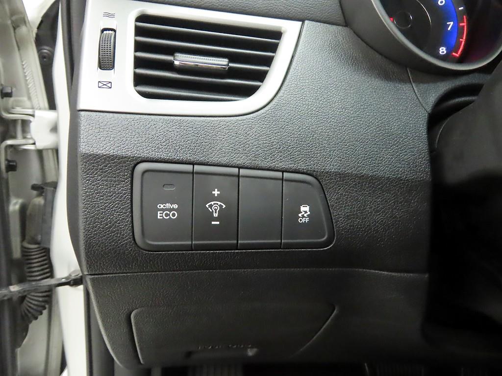 HYUNDAI Avante - Vista 12