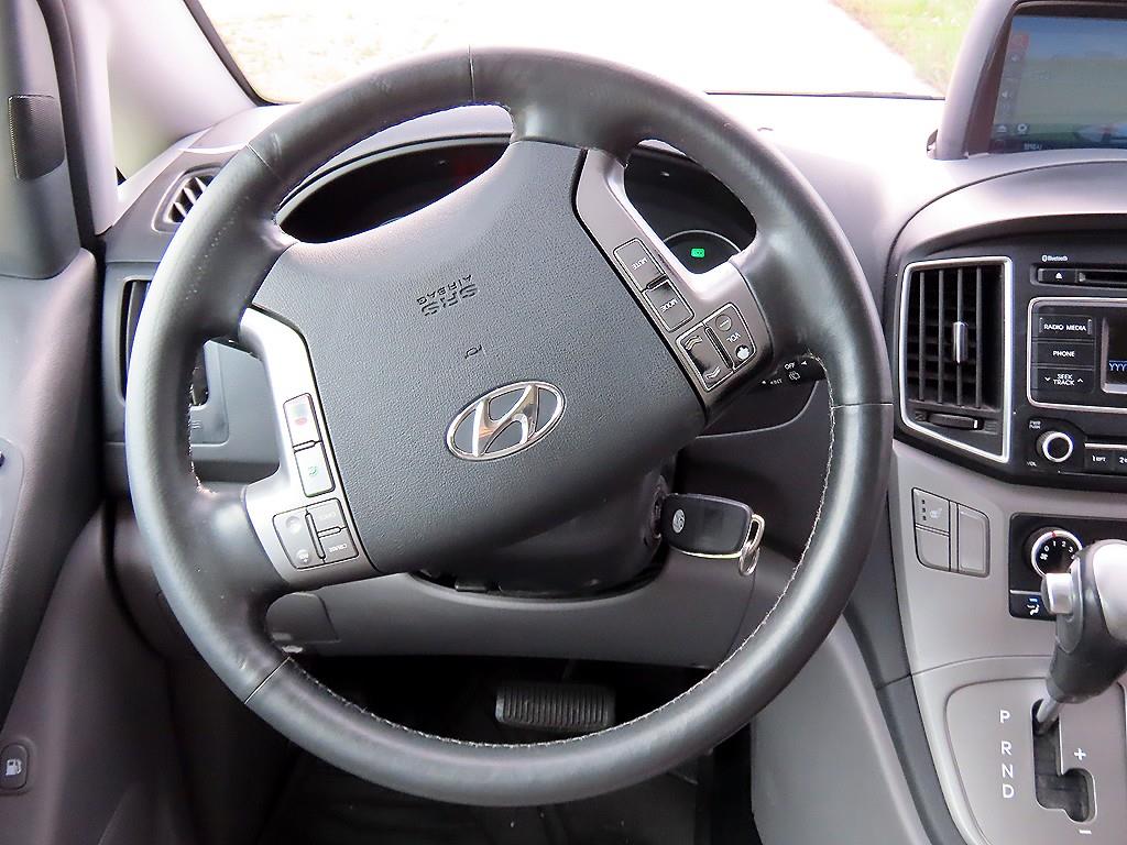 HYUNDAI Starex - Vista 7
