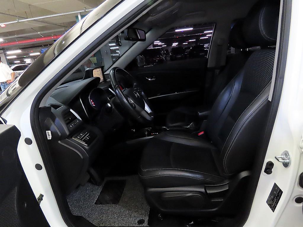 Ssangyong Tivoli - Vista 6