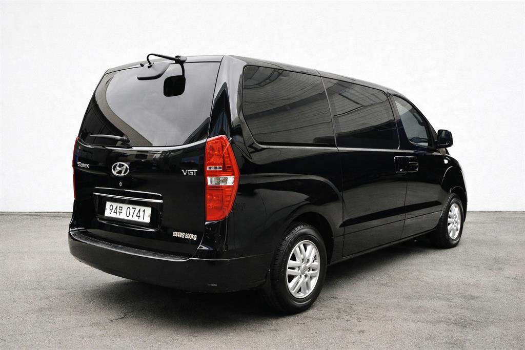 HYUNDAI Starex - Vista 4