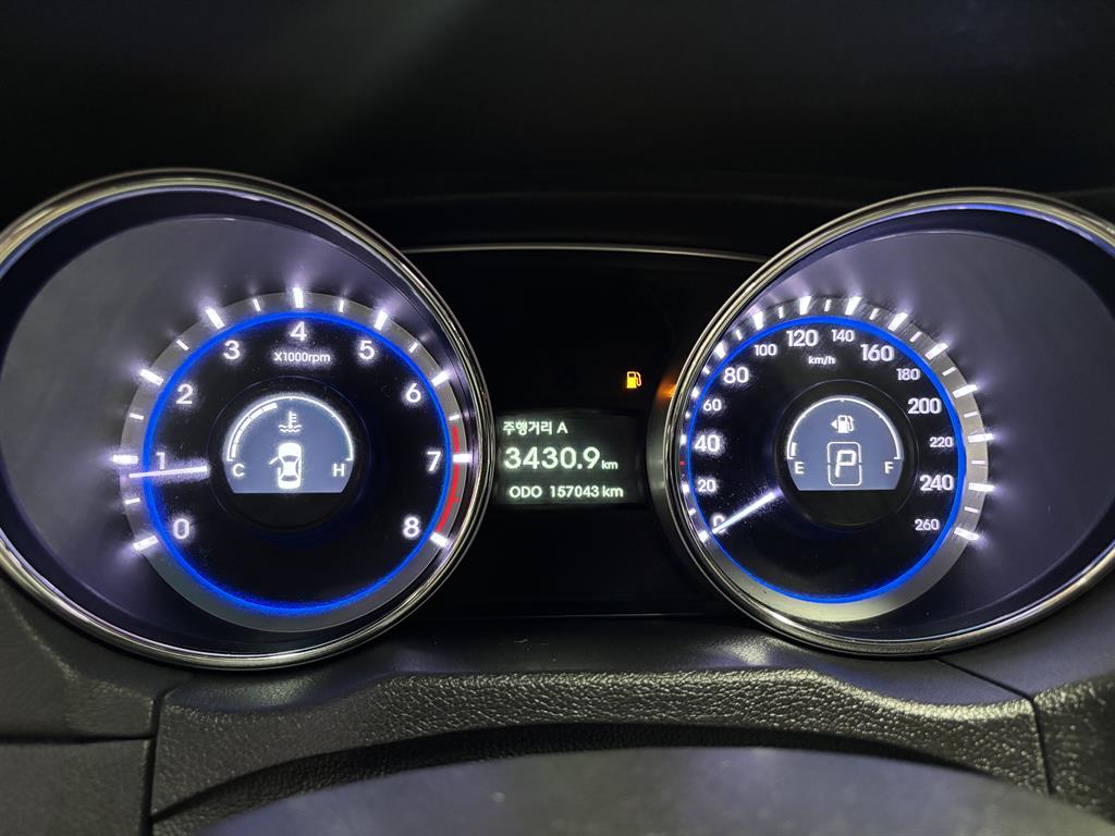 HYUNDAI Sonata - Vista 7